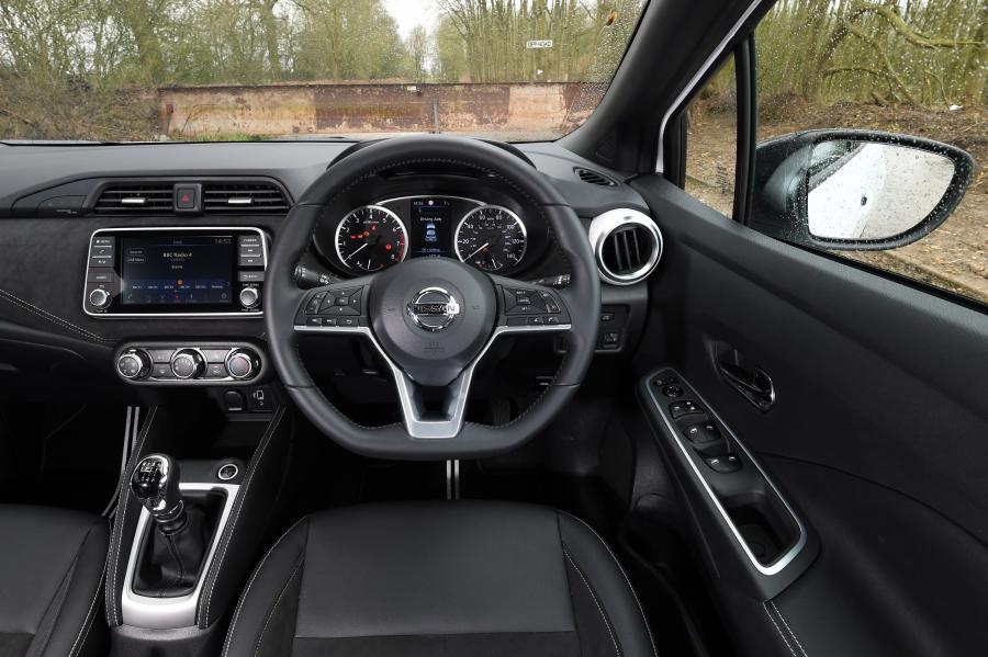 Торпедо Nissan Micra N-Sport (K14) 2019 года  (UK) (фото 12 из 19)